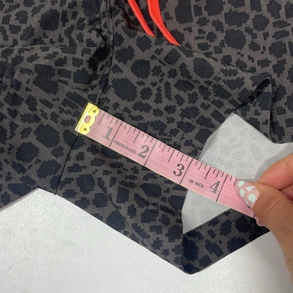 Reebok Women's Gray Orange Shorts Size Medium M - Picture 6 of 7